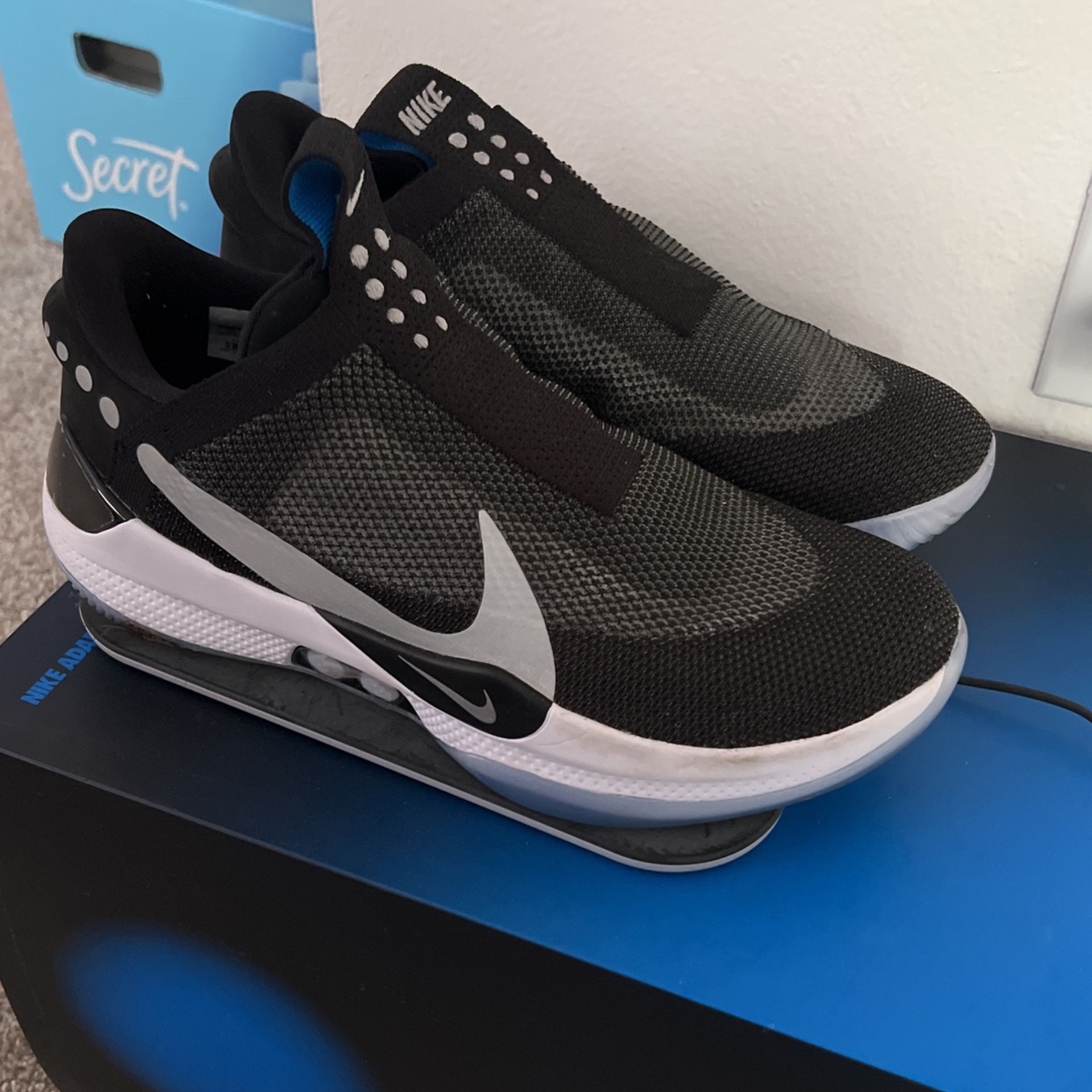 Nike Adapt Size 11 Self Lacing Shoes