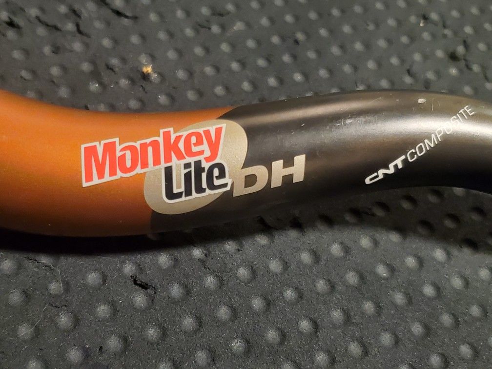 EASTON
MONKEY LITE DH HANDLEBAR CNT COMPOSITE CARBON FIBER MTB MOUNTAIN BIKE HANDLE BARS