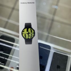 Brand New Samsung Galaxy ⌚️Watch 6   ⌚️⌚️📱🔥on Sale 🔥⌚️📱