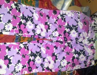 Ladies Style & Co. Petite Capri's