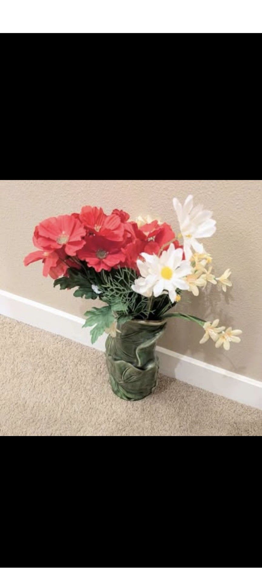 Ceramic Vase, Leaf Design With Fake Flowers