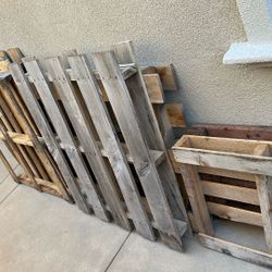 Free Wooden Pallets