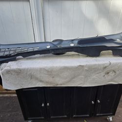 04 DODGE DURANGO Windshield Cowl.