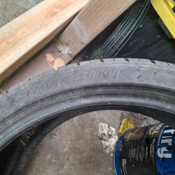245/35/20 Tire 