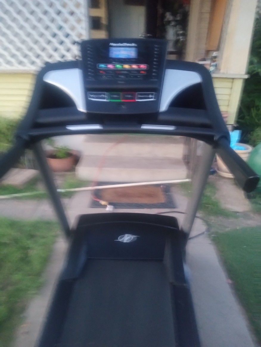 Treadmill Nordictrack Excellent Condition $99 Mosquito