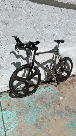 Road race bike