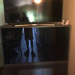 3 Free TVs PARTS ONLY! 2 working Must Have A Truck.