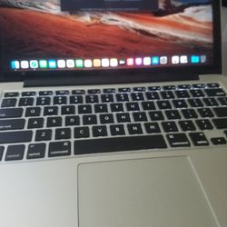 Macbook Pro  Retina  Intel i5 8gb Ram  256ssd   Working Great