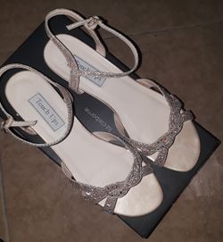 Champagne woman shoes size 9m