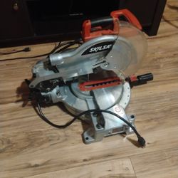Table saw SKILSAW for sale 50$ or best offer takes it 