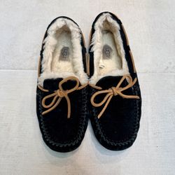 UGG Moccasins Size 8 (EU 39)