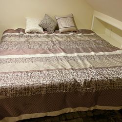 Madison Park Cal King Lavender And White Comforter
