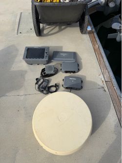 Full Ray Marine setup. Chart plotter, fish finder, sonar VHF