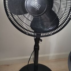 Black & Decker 18 Stand Fan with Remote