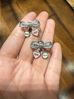 Miumiu bowknot enamel heart Earrings 