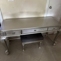 Vanity mirror and stool