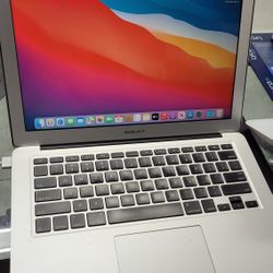 Apple MacBook Air 4GB 250 Storage 
