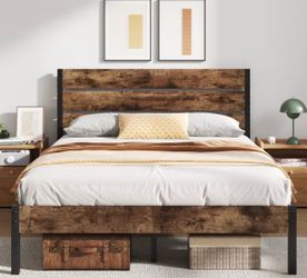 Queen Size Rustic Farmhouse Platform Bed Frame Natural Wood & Black Metal
