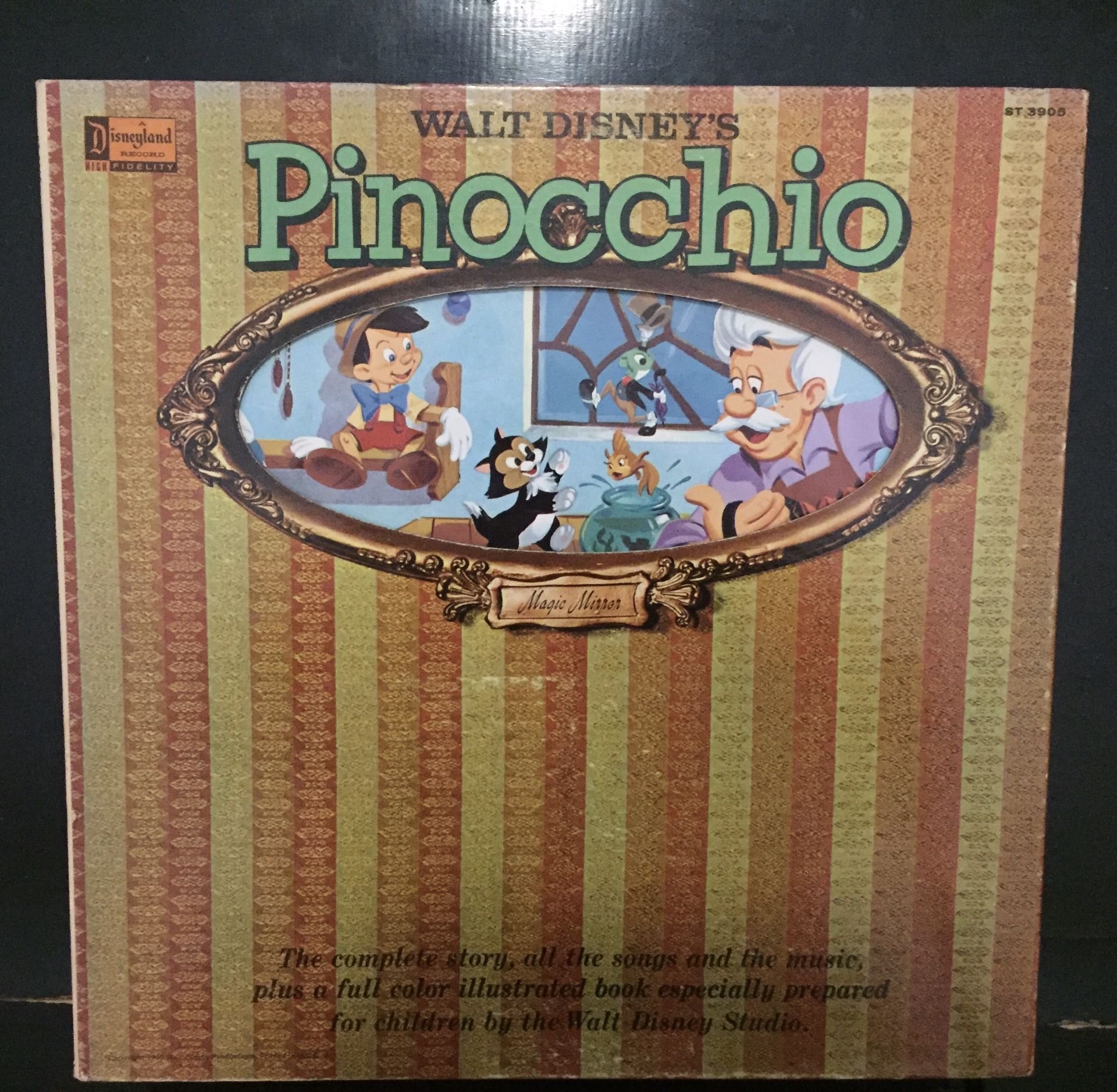 1962 Original Disney Storybook Album Of “Pinocchio“ – Near Mint Condition, Collectible And Rare