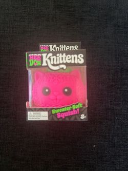 Needoh pink knitten
