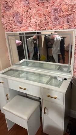 White Vanity Desk with Mirror