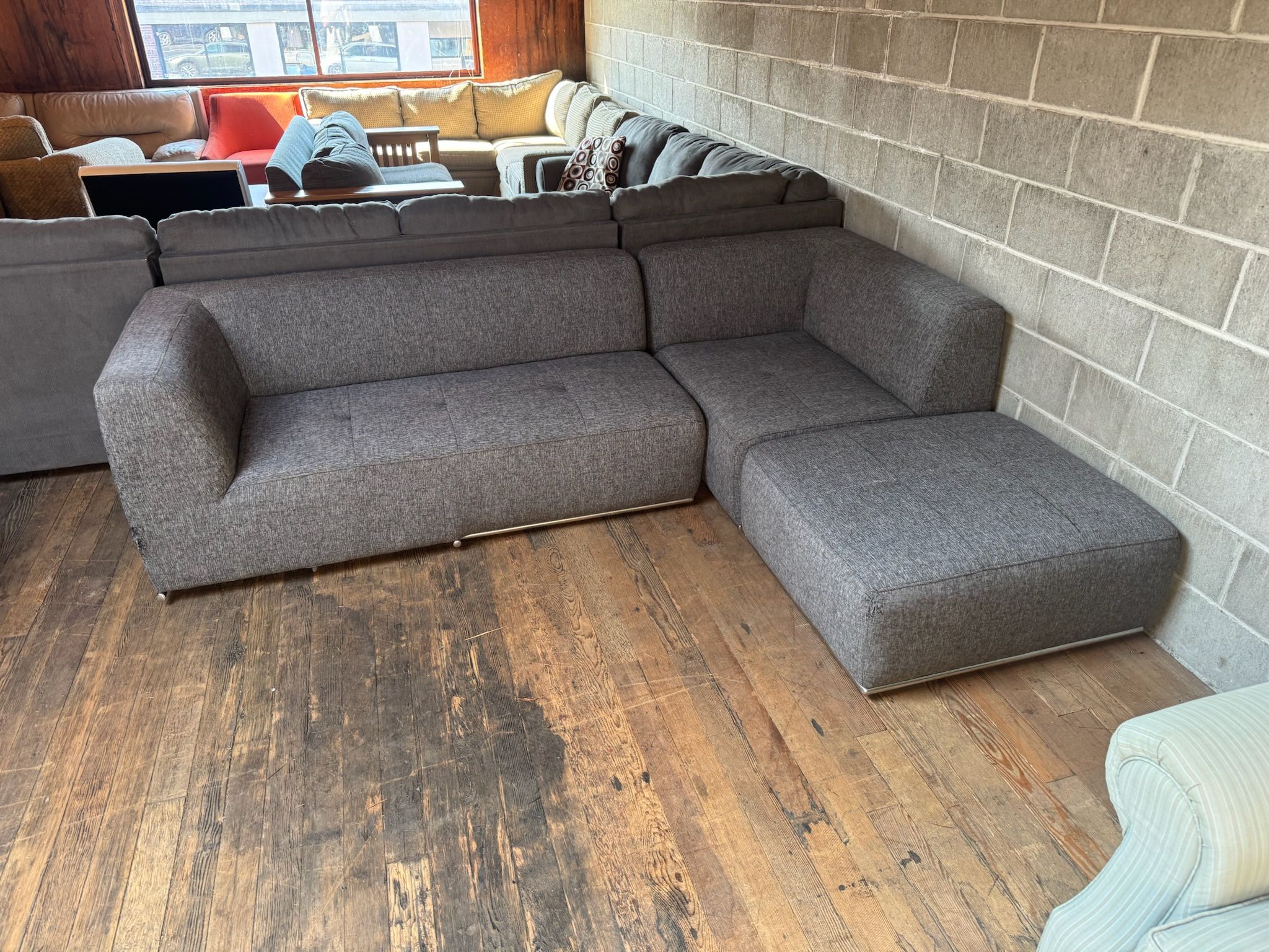 Sectional Couch (WE DELIVER)