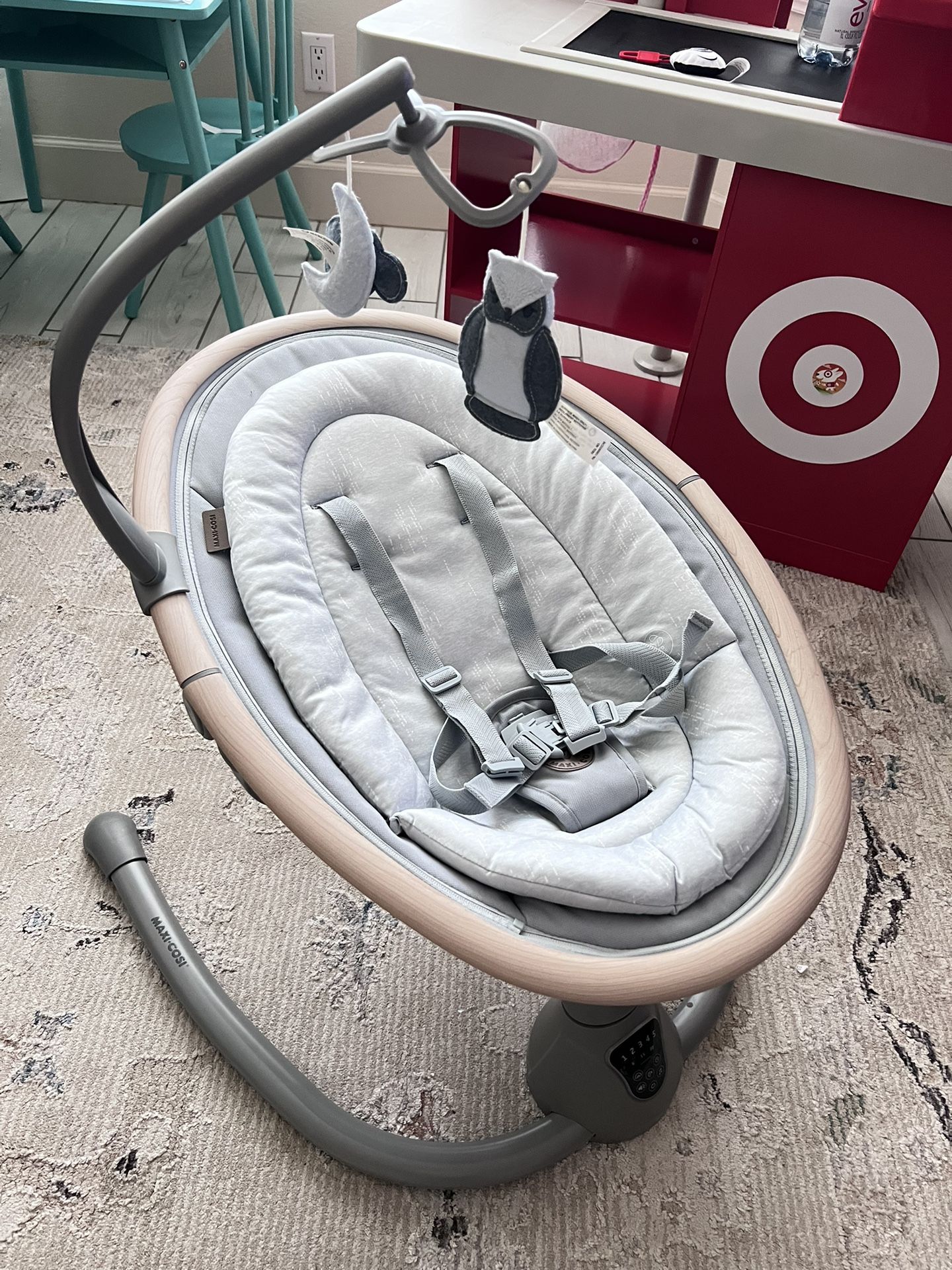 Maxi-Cosi Cassia Baby Swing: Portable, 360 Rotation, 5 Speeds, 12 Melodies,