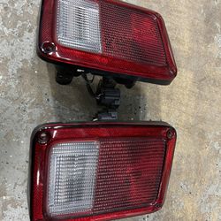 2007- 2017 jeep wrangler right and left taillights oem