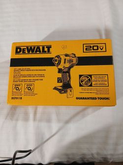 DeWalt half inch plug