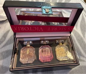 Victoria’s Secret Bombshell Holiday Favorites Perfume Gift Set – New in Box