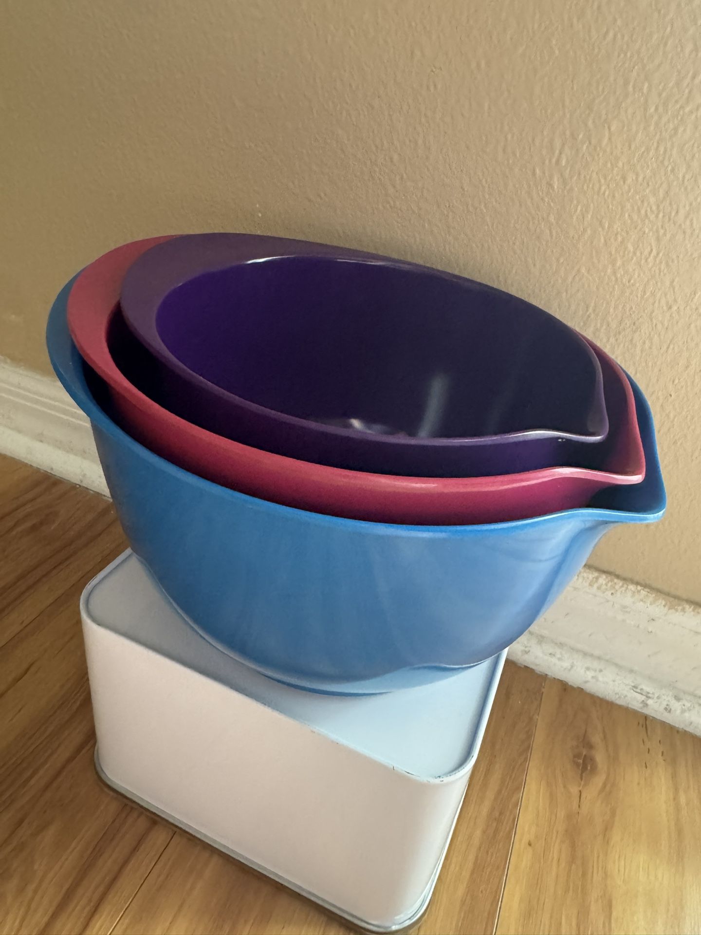 Vintage Sur La Table Mixing Bowls With Spout - Vibrant Colors