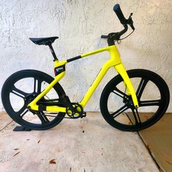 $4,000 MSRP ELECTRIC CARBON FIBER BIKE KIMOA LABS WITH HYDRAULIC DISK BRAKES AND PEDAL ASSIST