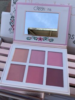 Blush palette by Beauty Creations