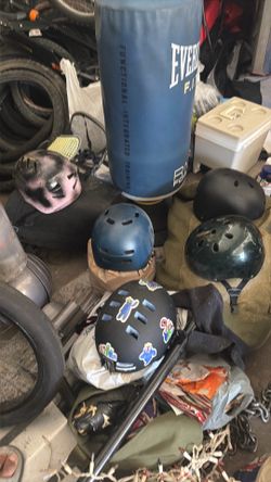 Bicycle skateboard helmets