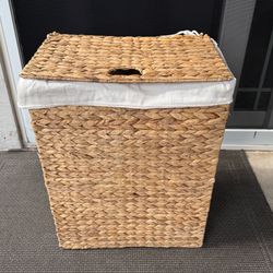 Laundry hamper