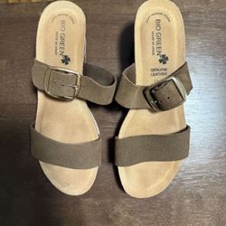 Women’s “ New” Without Tags shoes 