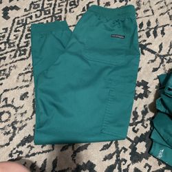 Men’s scrubs 