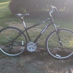 Diamondback Edgewood 17" Medium Size Hybrid Bicycle 