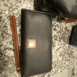 Dooney & Bourse Black Wallet