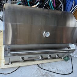  EdgeStar 42 Inch Wide Liquid Propane Built-In Grill 