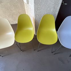 Set Of 4 Chairs 