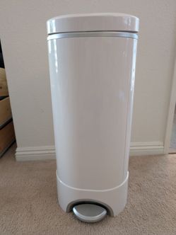 Munchkin Step Diaper Pail