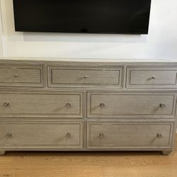 Bernhardt Dresser