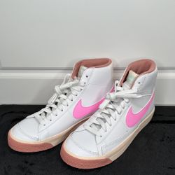 Nike, Blazer Mid '77, Barbie Colorway, Older Kids' Shoes, Size 5Y (7 Adult Woman),