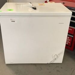 FRIGIDAIRE CHEST FREEZER FFFC07M2UW❄️❄️❄️❄️🧊🧊🧊🧊