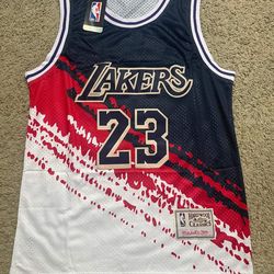 Lakers Lebron James Tri-colored jersey size XL