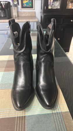 Ladies Black Boots 7 1/2