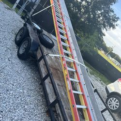 40’ Extension Ladder Fiberglass