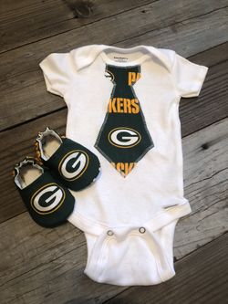 Greenbay packers baby onesie and booties
