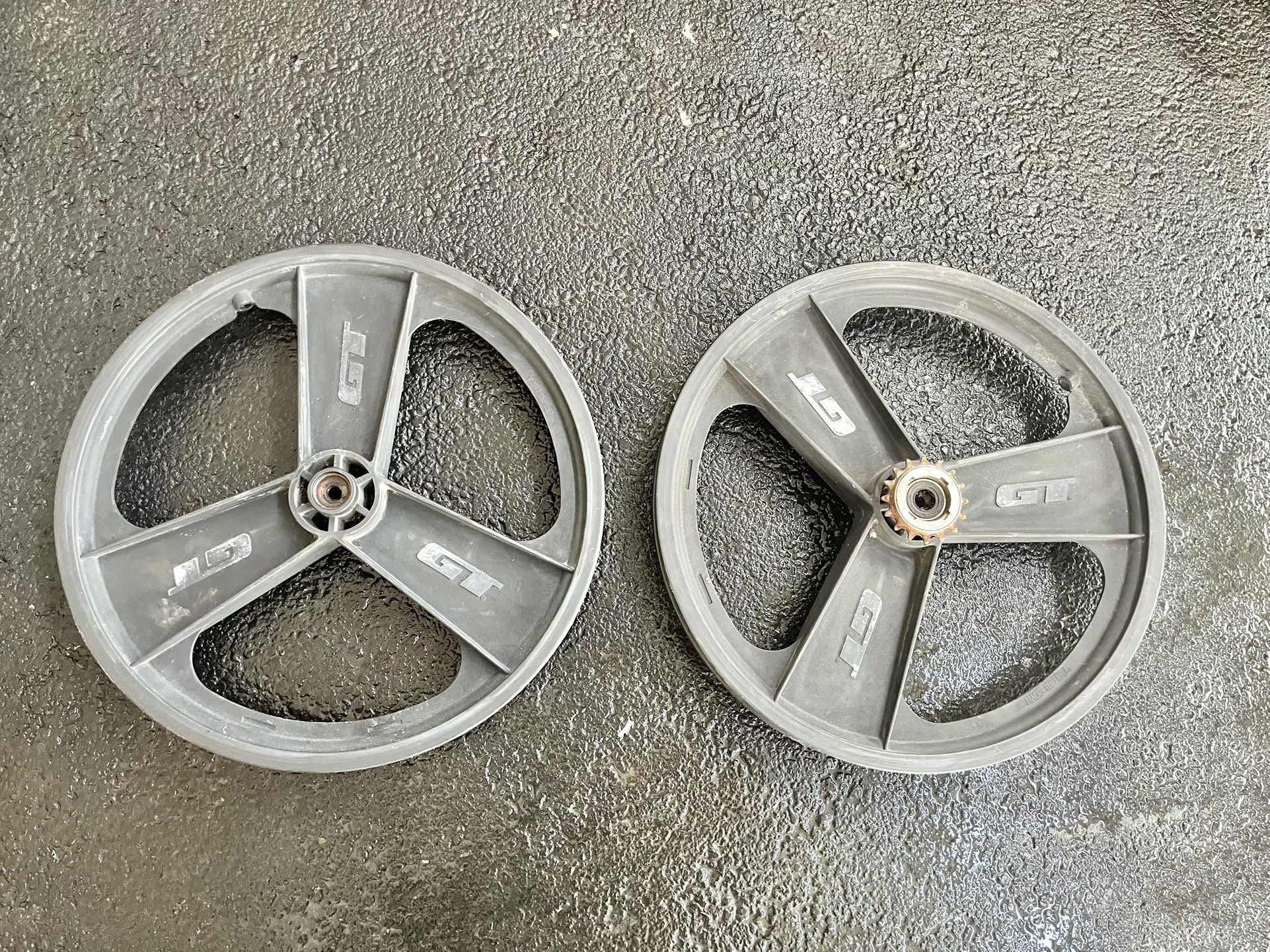 Old School GT BMX Mags Without Axles As Is